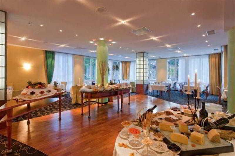 Hotel Metropol Saas Fee Étterem fotó
